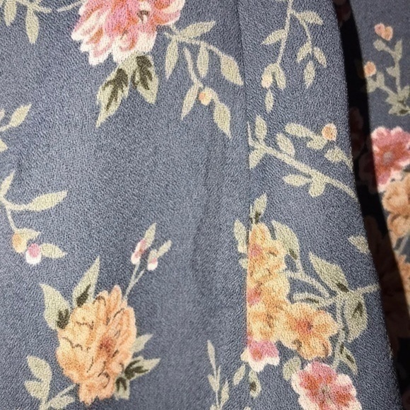 Express Floral Front Tie Shorts - Picture 6 of 7